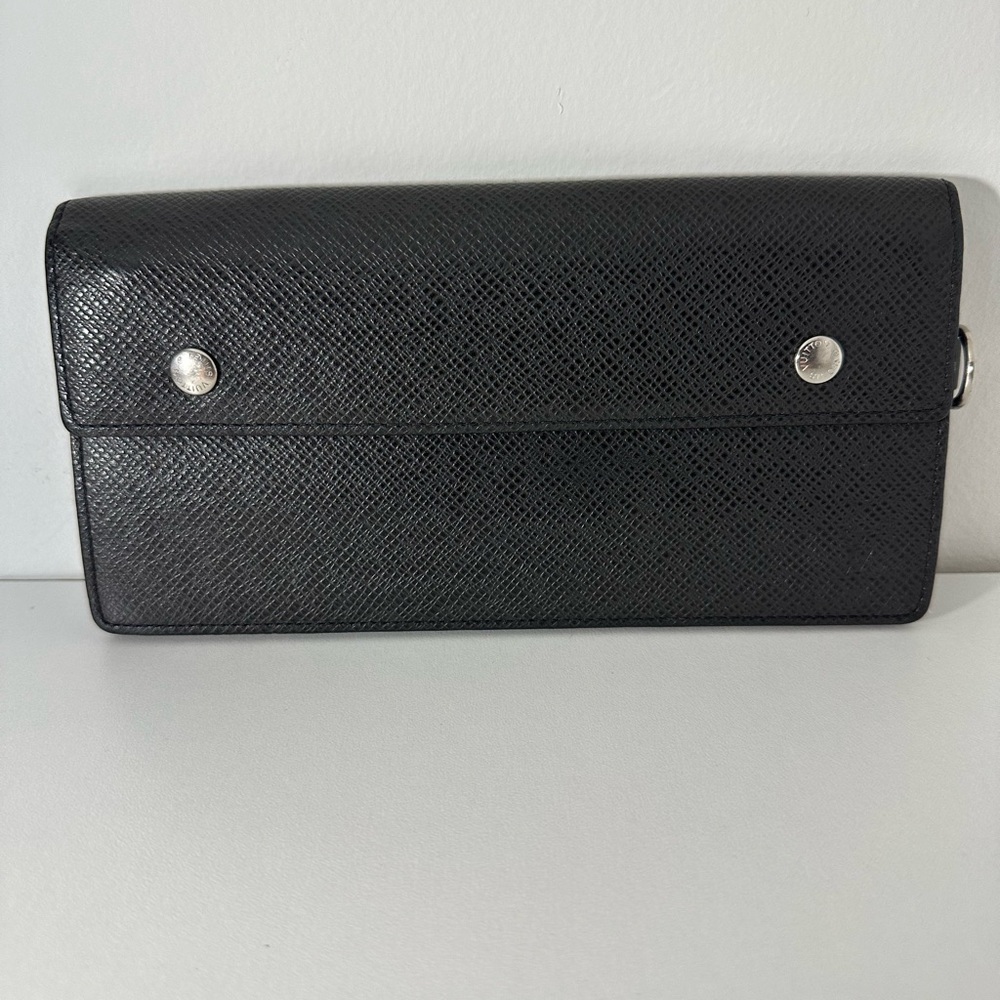LOUIS VUITTON Portefeuille Accordion Wallet - Black